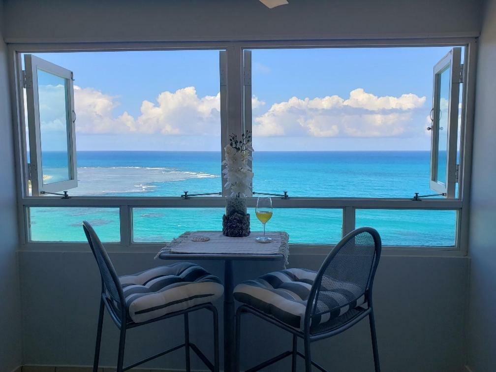 Breezy Beachfront Property With View Of Paradise Лукильо Екстериор снимка