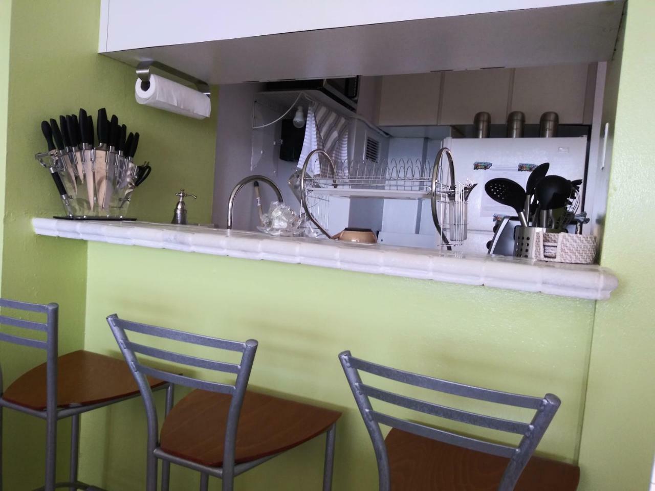 Breezy Beachfront Property With View Of Paradise Лукильо Екстериор снимка